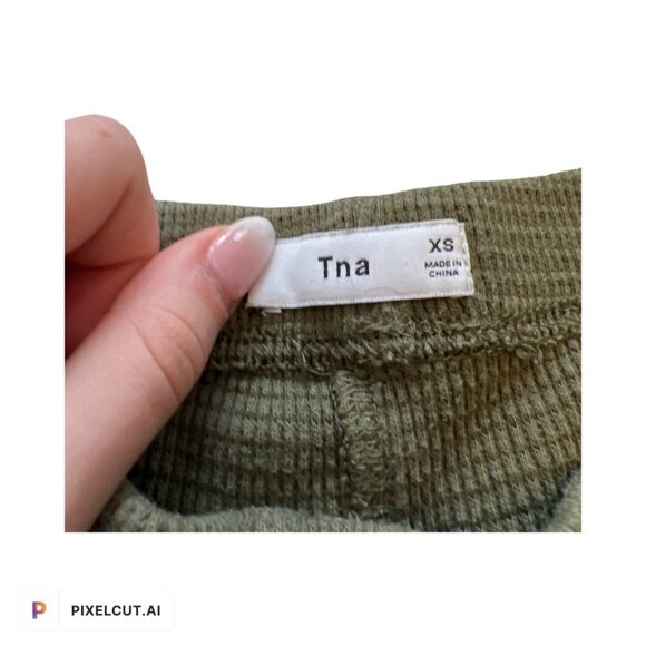 Aritzia Olive Textured Shorts Size XS - Picture 3 of 6